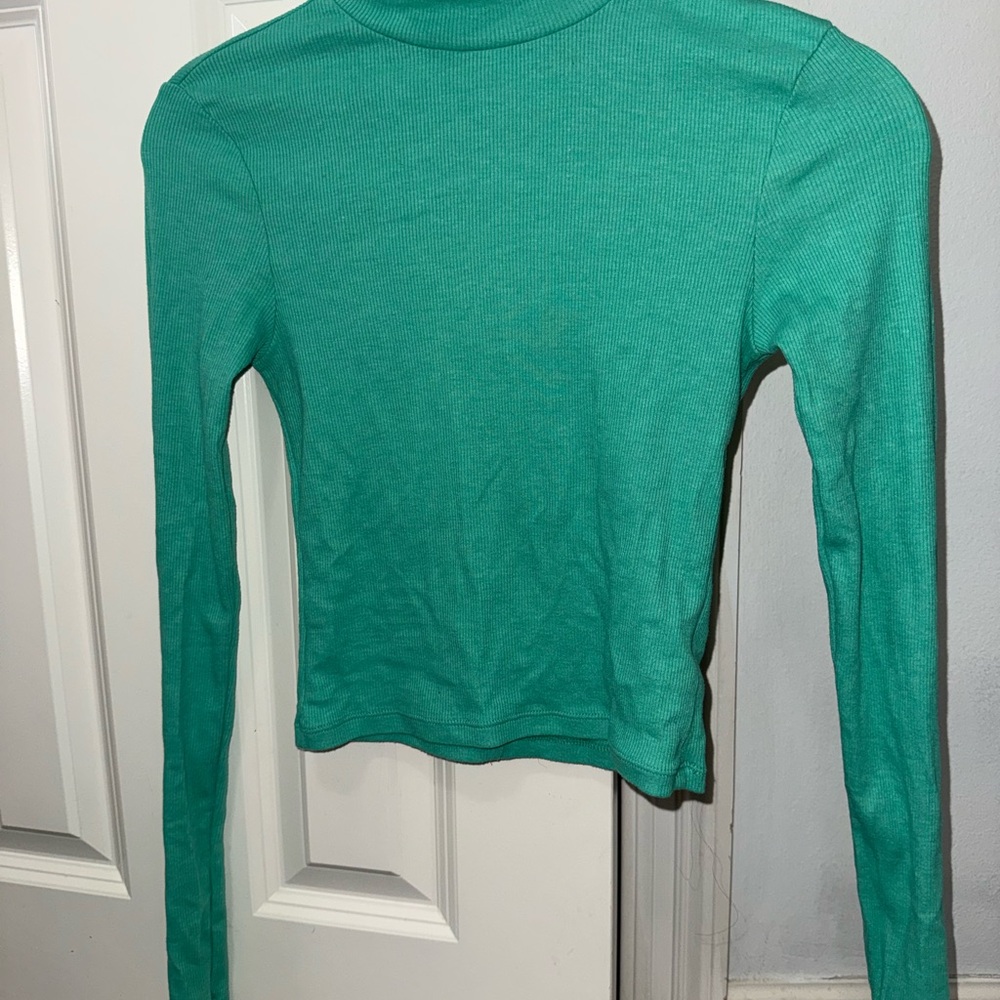 Ribbed Long Sleeve Crop Top